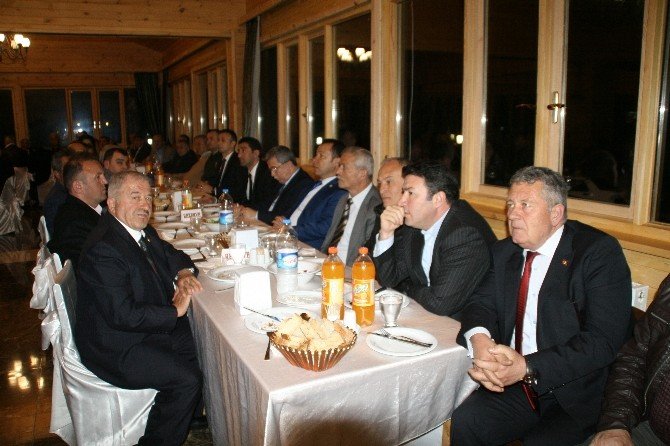 Devrekli Muhtarlar Derneğinden Dayanışma Yemeği