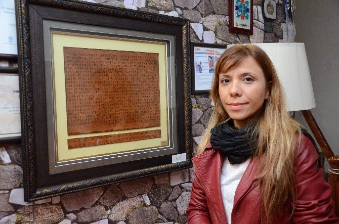 Gençliğe Hitabeyi Göktürk Alfabesi İle Deriye İşledi