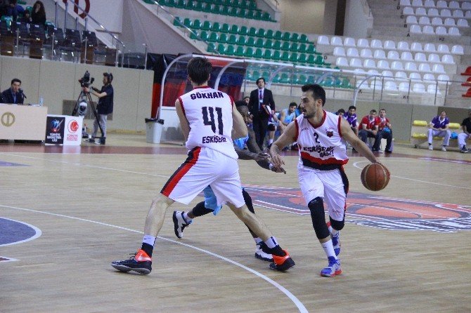 Eskişehir Basket Evinde Yenildi