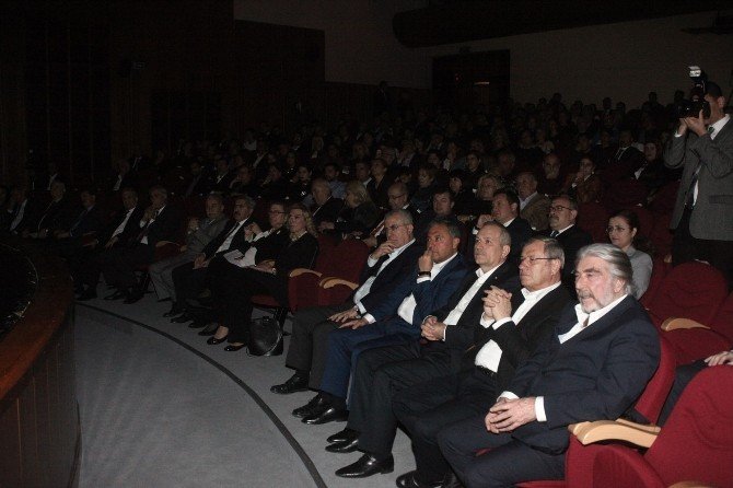 Sakıp Sabancı Yaşam Boyu Başarı Ödülü Usta Tiyatrocu Özyağcılar’a Verildi