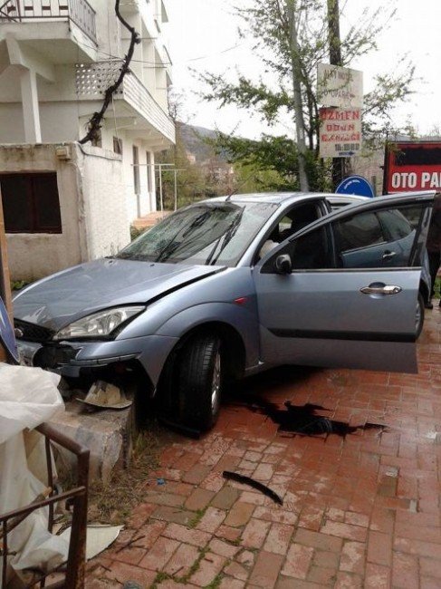 Direksiyon Başında Kalp Krizi Geçiren Sürücü Kurtarılamadı