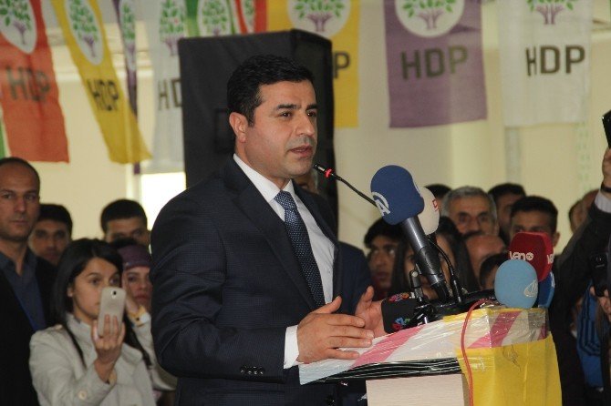 Demirtaş Hakkari’de