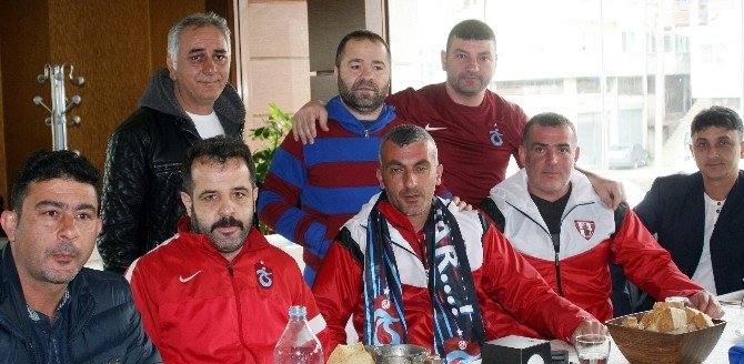 Trabzonspor Ve Samsunspor Taraftarları Bir Araya Geldi