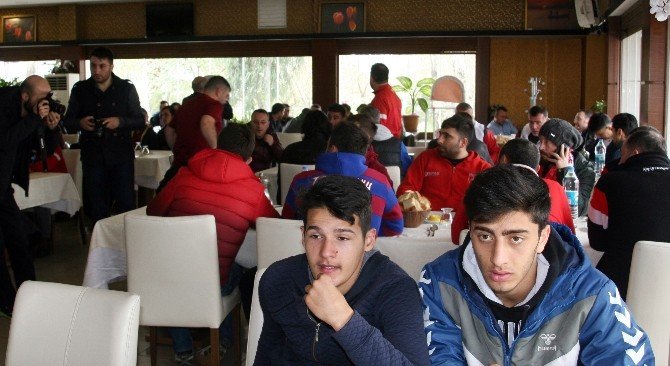 Trabzonspor Ve Samsunspor Taraftarları Bir Araya Geldi