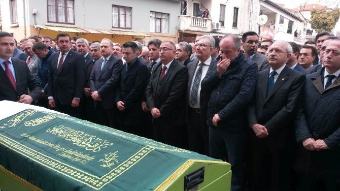 Kılıçdaroğlu Ve Baykal Cenazede Buluştu