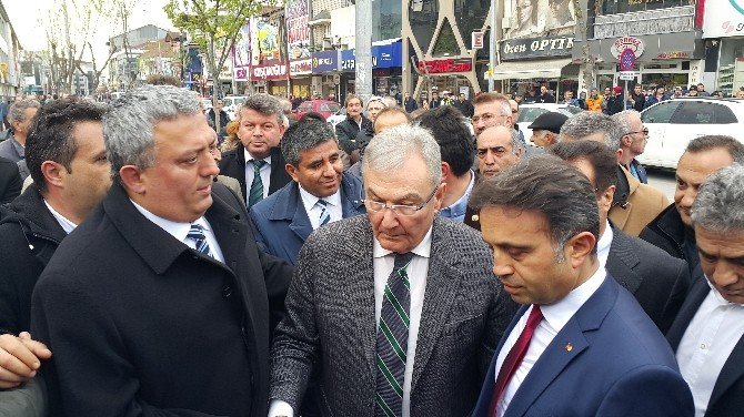 Deniz Baykal’dan Darp Edilen Chp’li İl Başkanına Destek