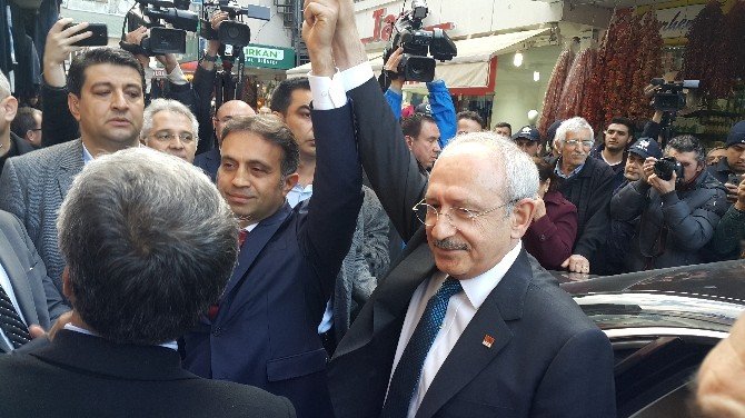 Kemal Kılıçdaroğlu Saldırıya Uğrayan İl Başkanını Ziyaret Etti
