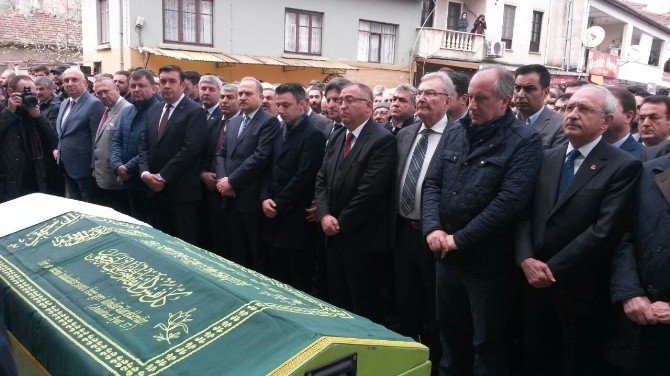 Kılıçdaroğlu Ve Baykal Cenazede Buluştu