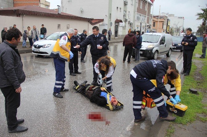 Kamyonetin Çarptığı Yaya Hastanelik Oldu