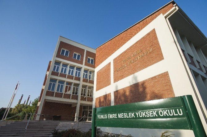Yunus Emre Meslek Yüksekokulu Yenilenmeye Devam Ediyor