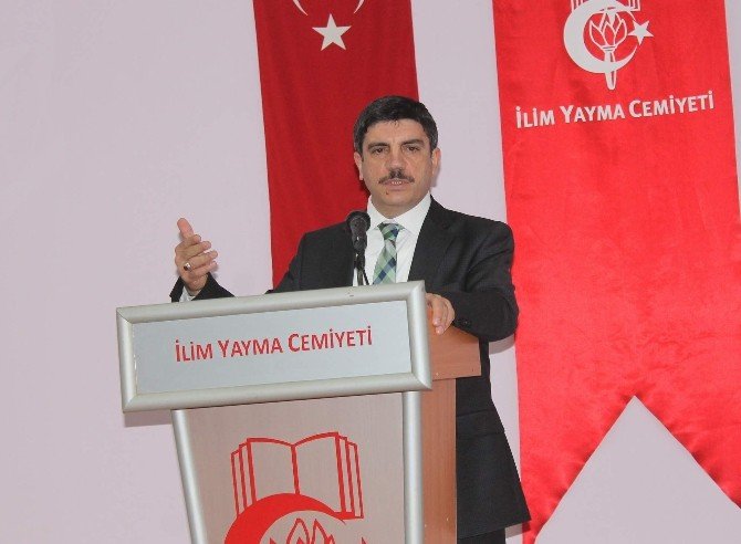 Ak Partili Aktay: “Türkiye’de Anayasa Mahkemesi İflas Etti”