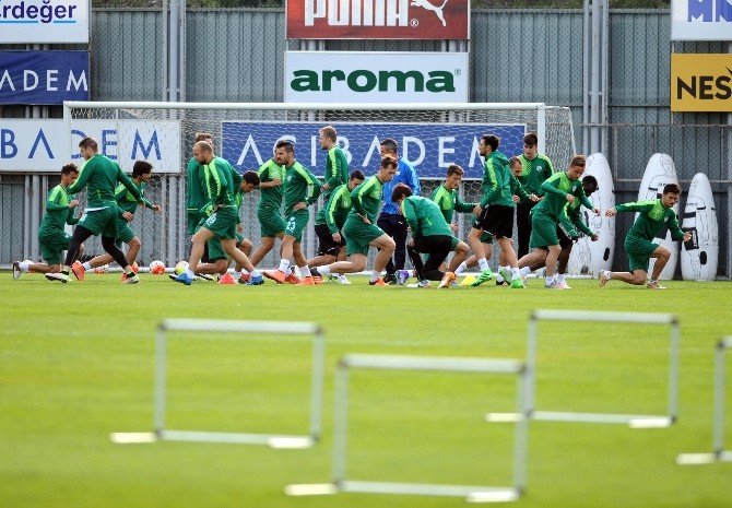 Bursaspor 8 Eksikle Çalıştı