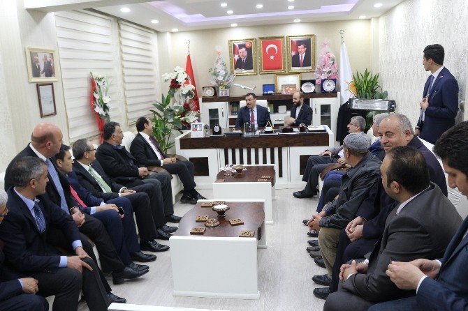 Gümrük Bakanı Tüfenkci, Ak Parti Ağrı İl Başkanlığını Ziyaret Etti