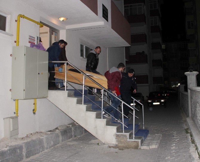 Piknik Tüpünün Gazını Açarak İntihar Etti