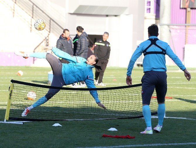 Osmanlıspor’da Fenerbahçe Maçı Hazırlıkları Sürüyor