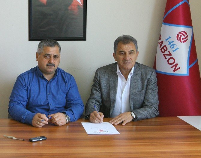 1461 Trabzon’da Hüsnü Özkara Ve Metin Bak İmzaladı