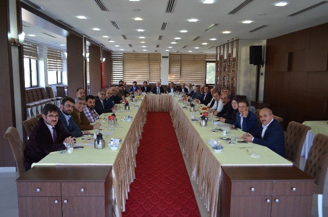 Torun İlçe Başkanlarıyla Bir Araya Geldi