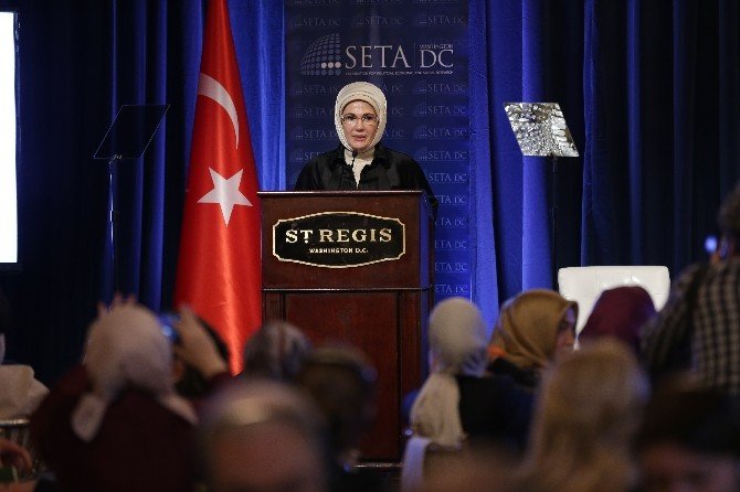Emine Erdoğan: “Bir Zalimin Zulmünden Kaçan Milyonlarca İnsan Merhametin Adresini Bulamadı”
