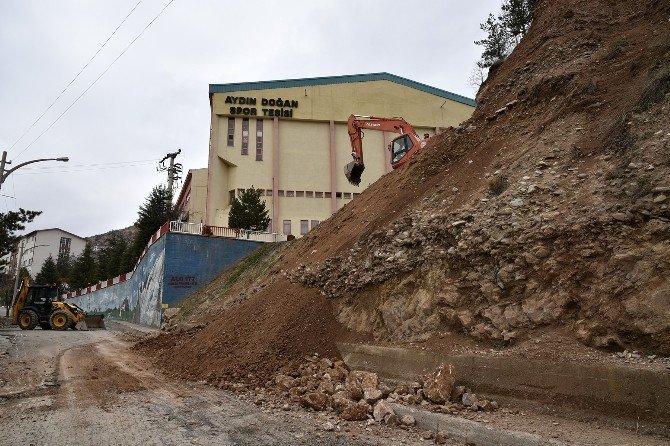 Gümüşhane’de Tehlikeli Yamaçta Çalışma Başlatıldı