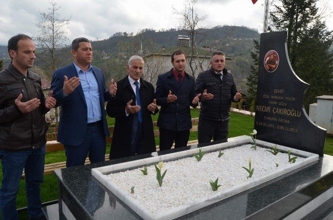Şehit Arkadaşları İçin Ağıt Yaktılar