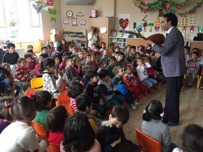 Anaokulu Öğrencilerine Müzik Aletleri Tanıtıldı