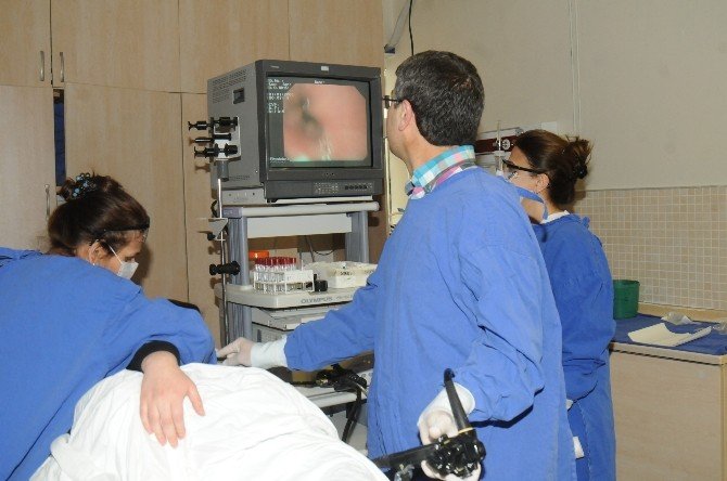 Midesinden 52 Naylon Poşet Parçası Çıkarıldı