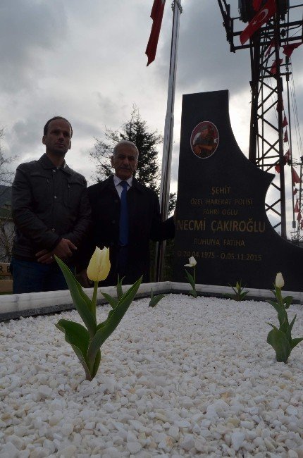 Şehit Arkadaşları İçin Ağıt Yaktılar