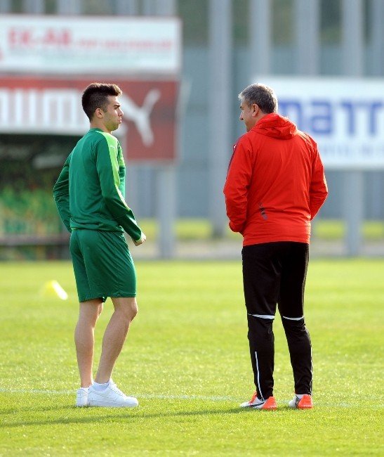Bursaspor’da Sivasspor Mesaisi Sürüyor