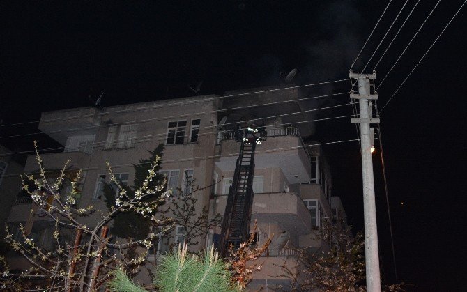 Elektrikli Battaniyeden Çıkan Yangın Korkuttu