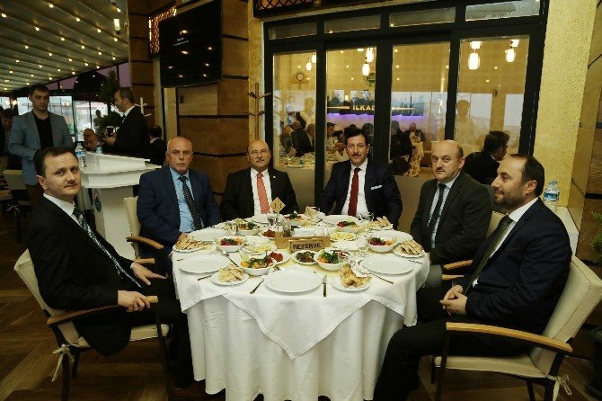 Başkan Tok, Memurlarla Buluştu