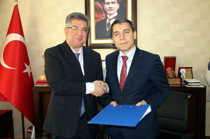 Kanser Hastalarını Tedavi Eden Sağlık Çalışanlarına Psiko-sosyal Eğitim