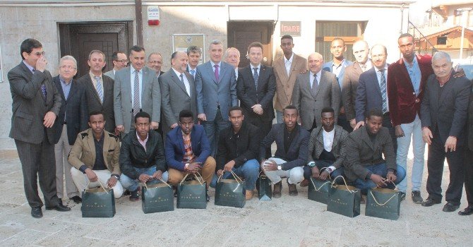 Somalili Gençler İsmail Hakkı Tekkesi’nde