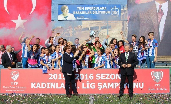 Şampiyon Kadınlar Kupasına Kavuştu