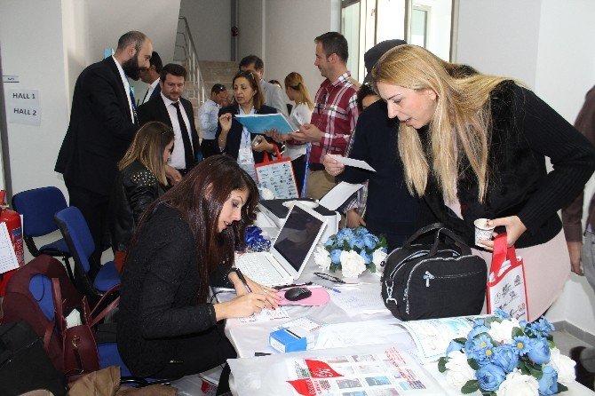 “5. Uluslararası Kıbrıs Eğitim Araştırmaları Konferansı” Girne Üniversitesi’nde Başladı