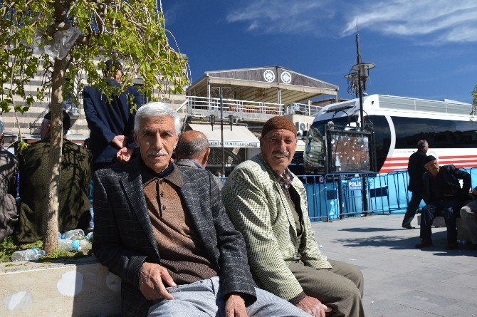Davutoğlu’nun Ziyareti Sur Halkını Heyecanlanırdı