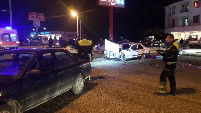 Düzce’de 2 Otomobil Çarpıştı: 1 Yaralı