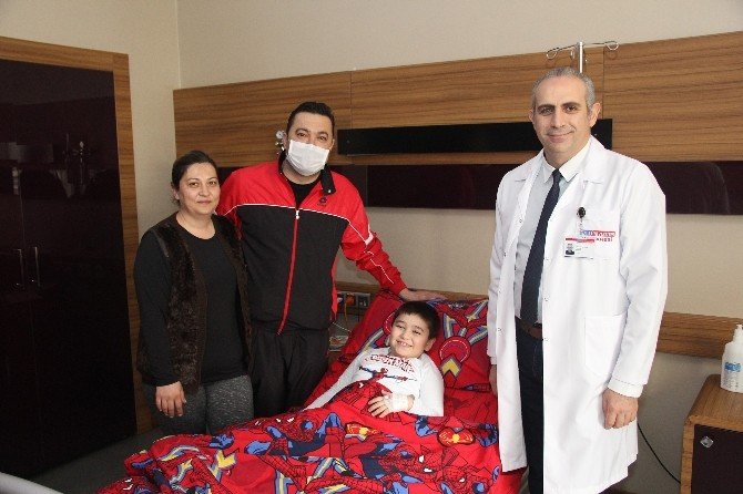 Babanın Dikkati Oğlunun Böbreğini Kurtardı