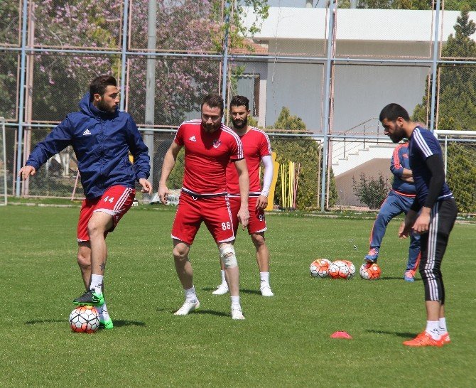 Mersin İdmanyurdu, Medipol Başakşehir Hazırlıklarını Sürdürüyor