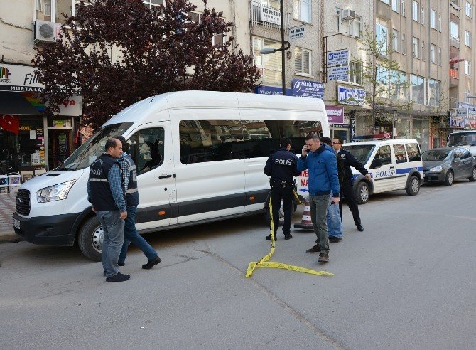 Kayınpederinin Aracını Kurşunladı