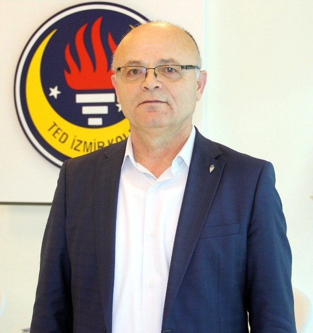 Tam Eğitim Bursu Öğrencilerin Yüzünü Güldürdü