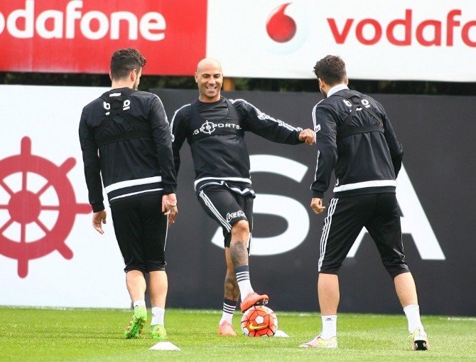 Beşiktaş, Kasımpaşa Maçı Hazlıklarını Sürdürüyor