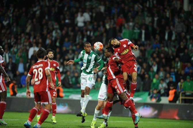Bursaspor’da Serdar Ve Dzsudzsak Sivasspor’a Karşı Yok