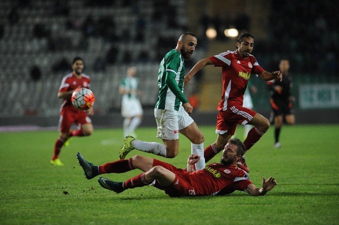 Bursaspor’da Serdar Ve Dzsudzsak Sivasspor’a Karşı Yok
