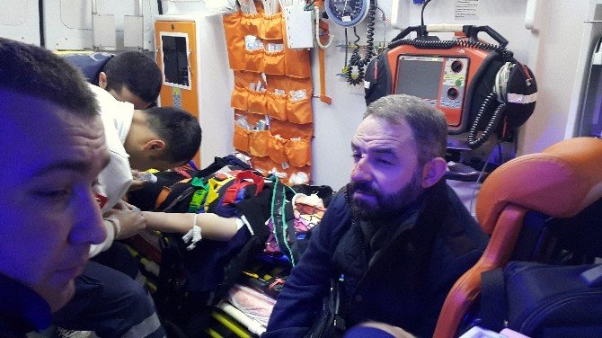 Tem Otoyolunda Kaza; 16 Yaralı