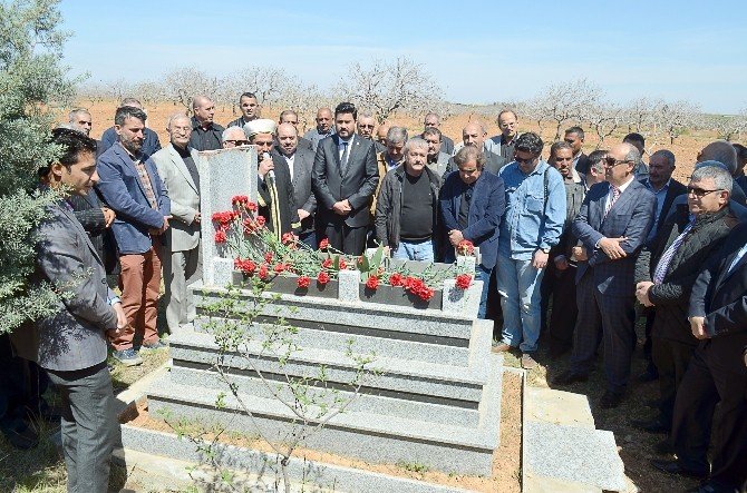 Gazeteci Vahittin Bozgeyik Mezarı Başında Anıldı