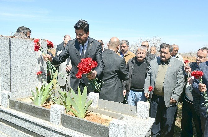 Gazeteci Vahittin Bozgeyik Mezarı Başında Anıldı