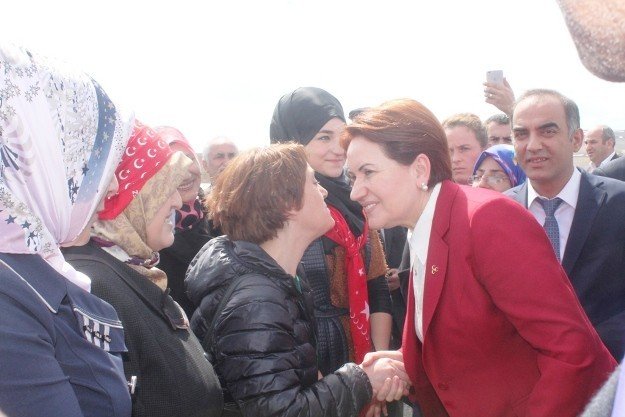 Mhp’li Akşener’e "Hayme Ana" Benzetmesi