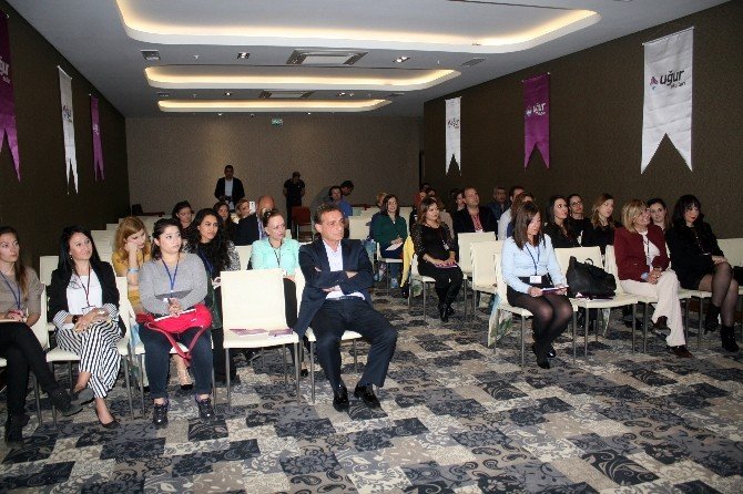 Uğur Okulları İngilizce Öğretmenlerini Buluşturdu
