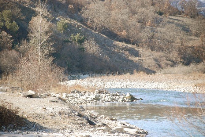 Tokat’ta Kayıp 2 Çocuğun Yerini Bildiğini İddia Eden Kişi İle Arama Yapıldı