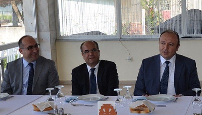 Bandırma Onyedi Eylül Üniversitesi Erdek Myo Turizm Öğrencileri Yemeklerini Görücüye Çıkardı